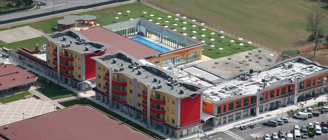 immagine-residenziale-pontesanpietro-centrolepiscine-roncelli